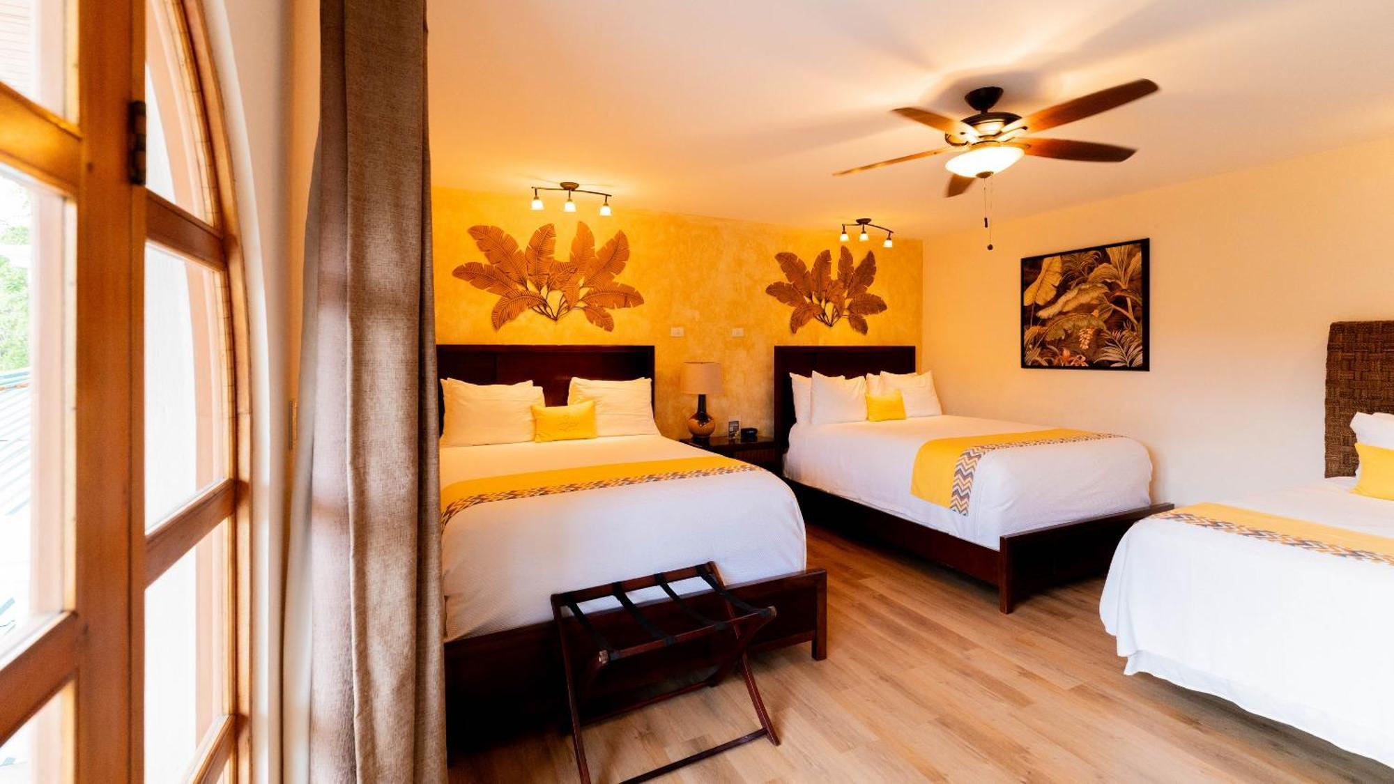 Buena Vista Chic Hotel Pilas Room photo
