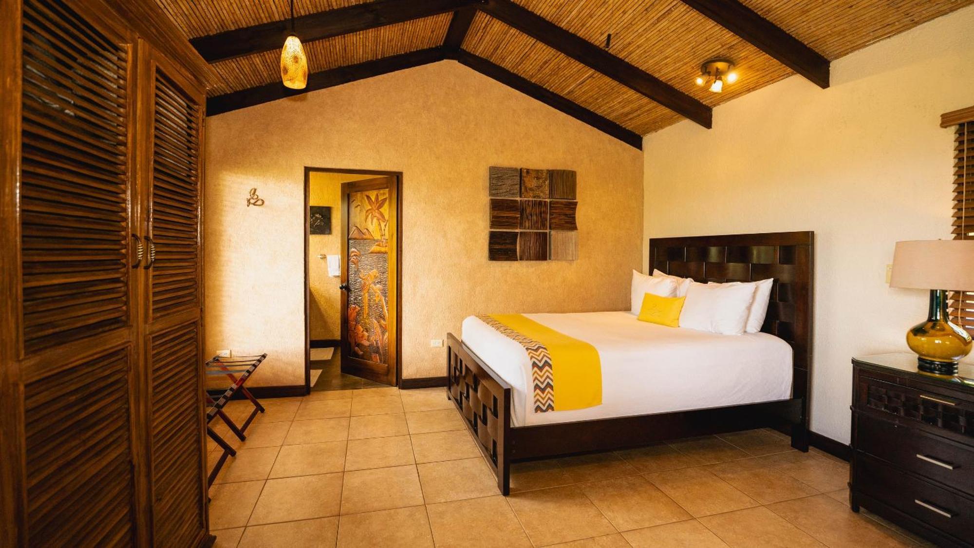 Buena Vista Chic Hotel Pilas Room photo