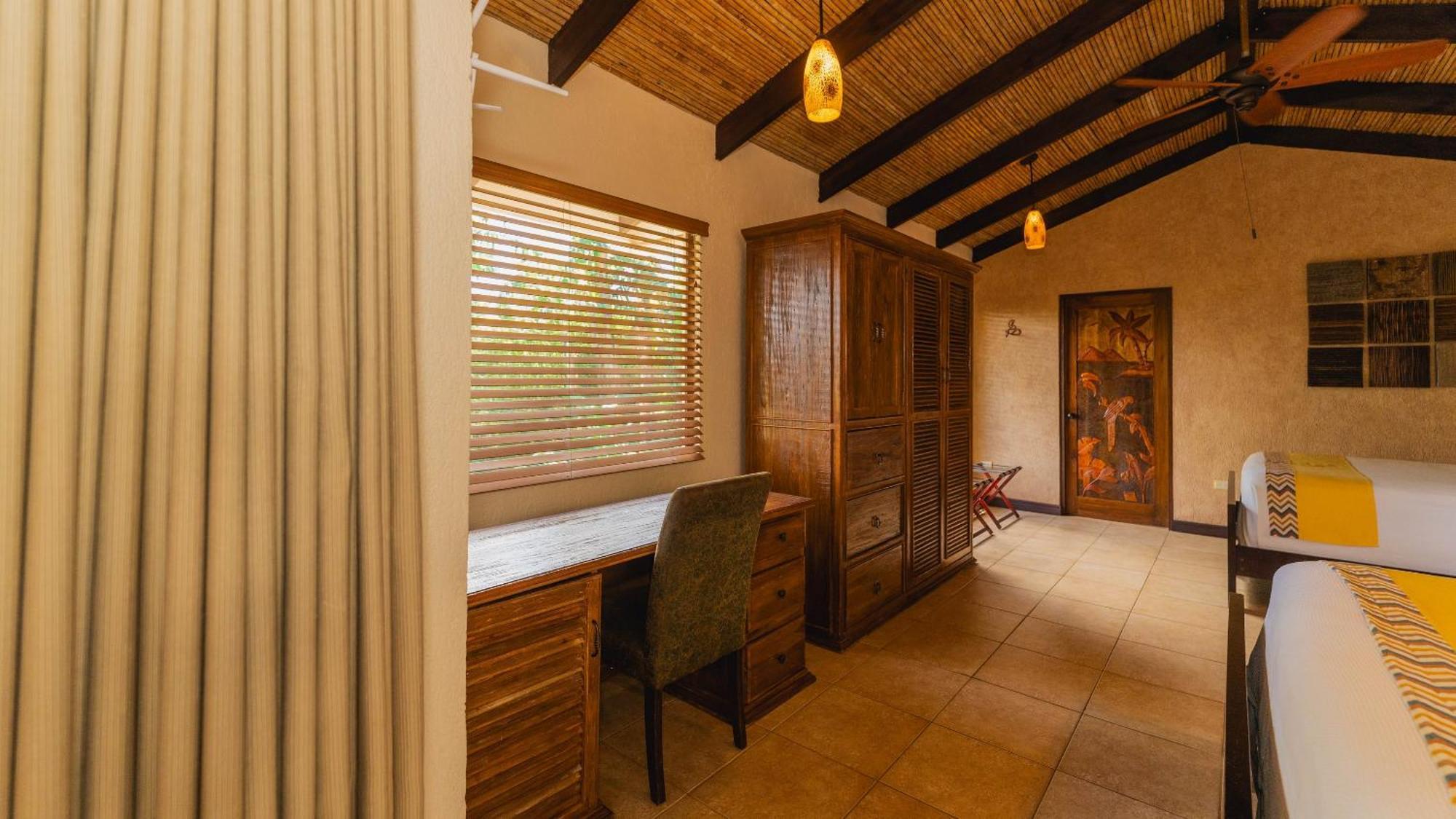Buena Vista Chic Hotel Pilas Room photo
