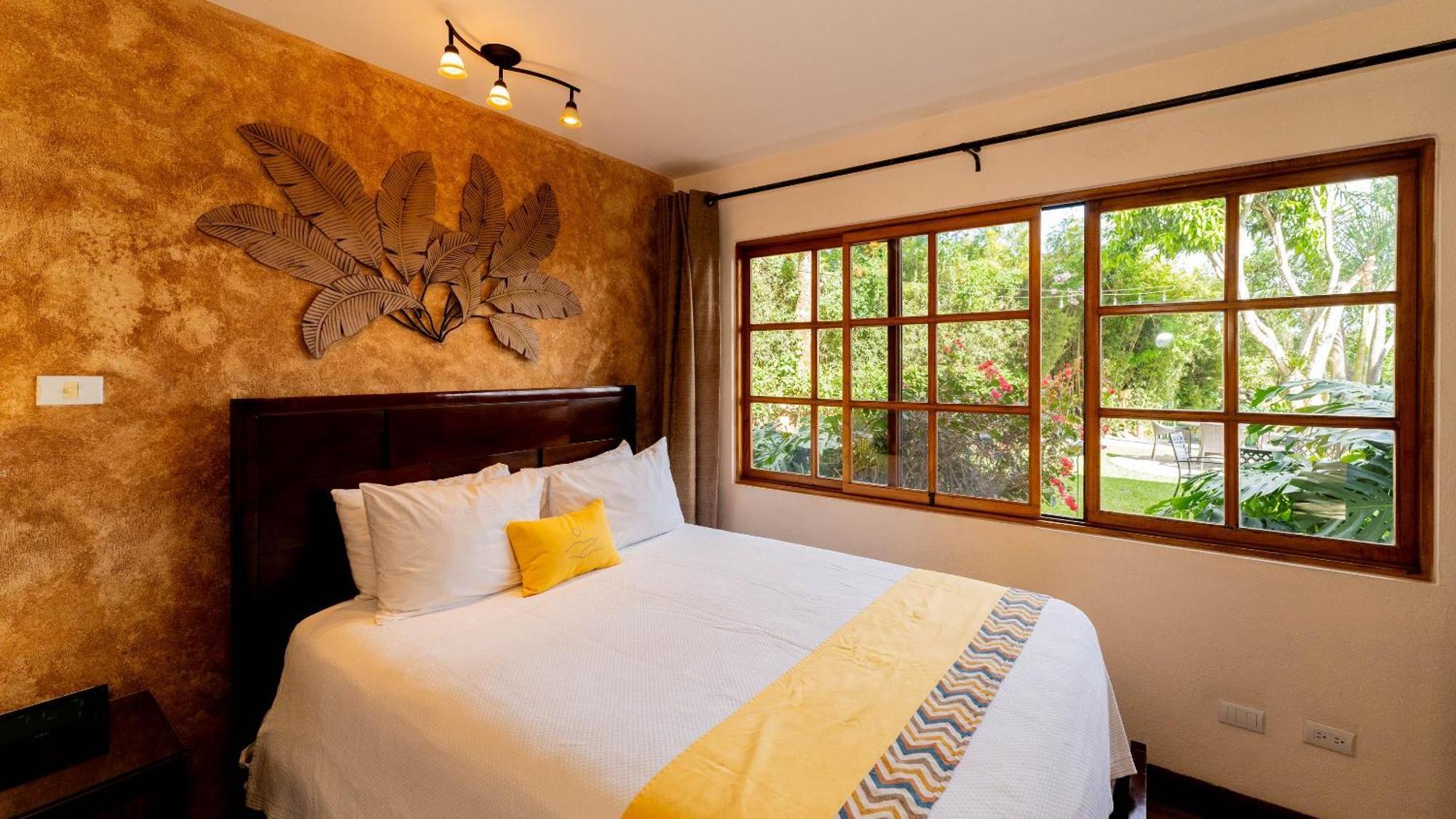Buena Vista Chic Hotel Pilas Room photo