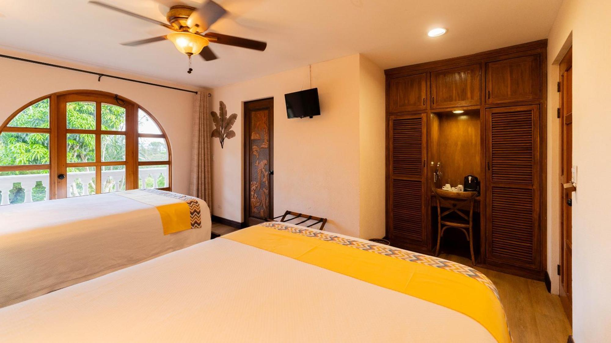 Buena Vista Chic Hotel Pilas Room photo