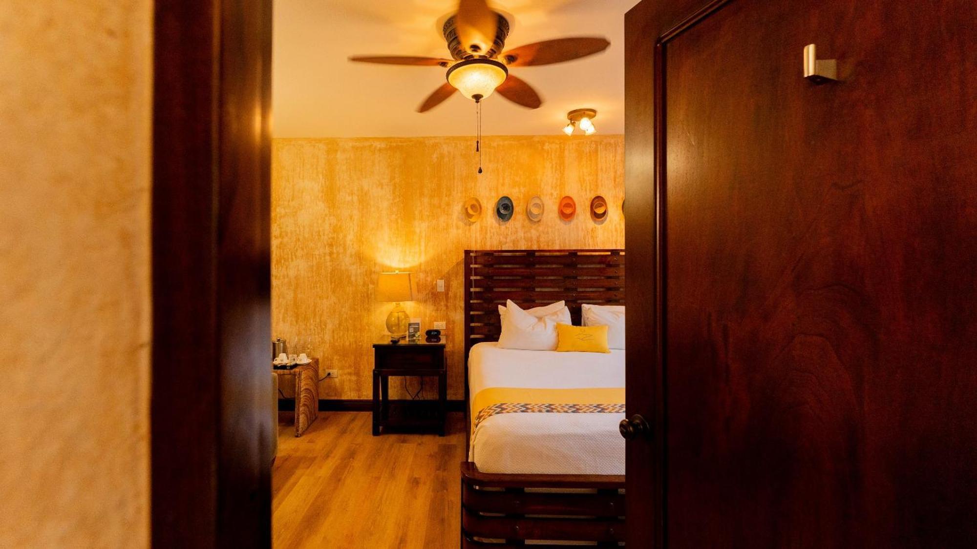 Buena Vista Chic Hotel Pilas Room photo