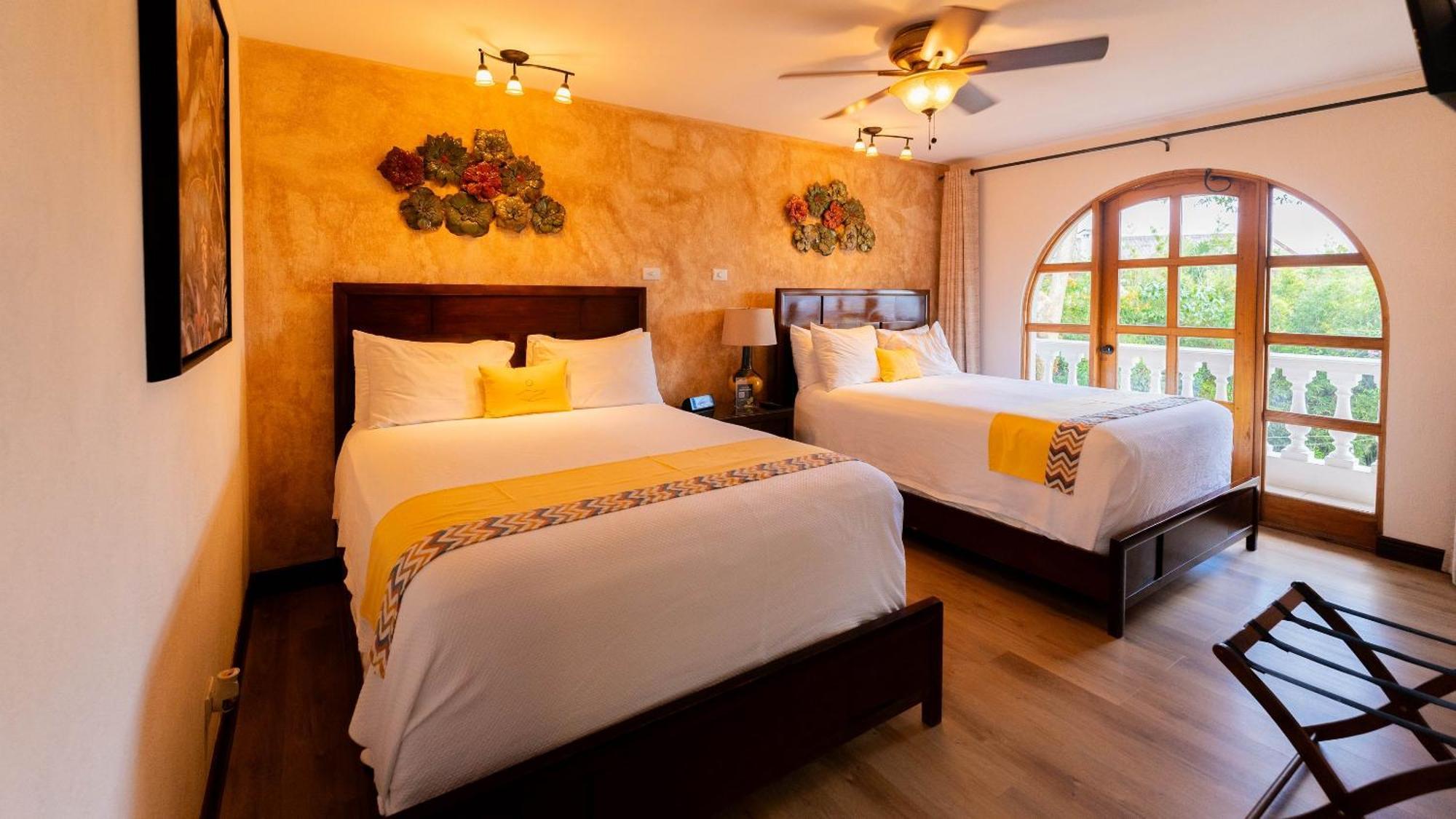 Buena Vista Chic Hotel Pilas Exterior photo