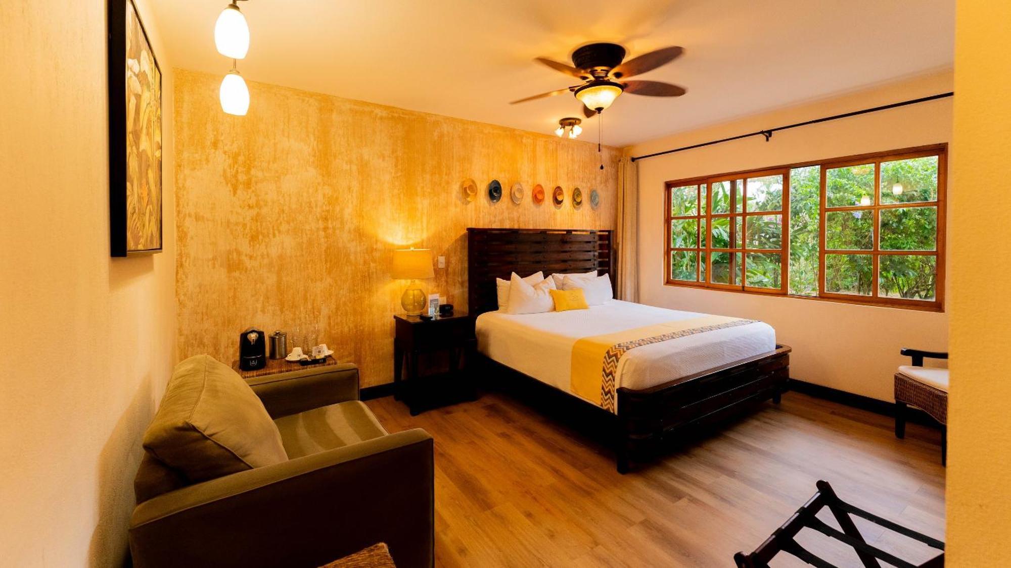 Buena Vista Chic Hotel Pilas Exterior photo