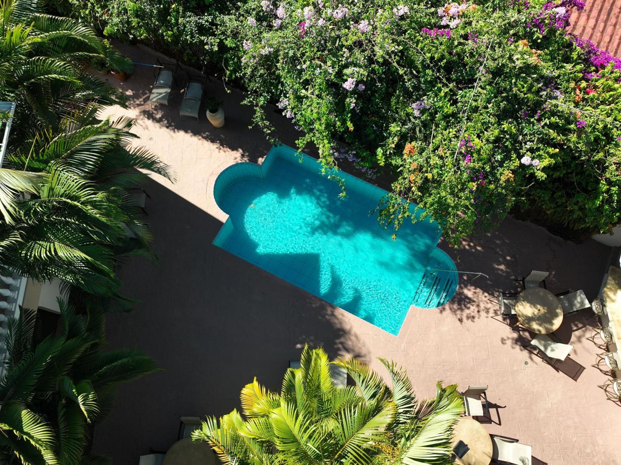 Buena Vista Chic Hotel Pilas Exterior photo